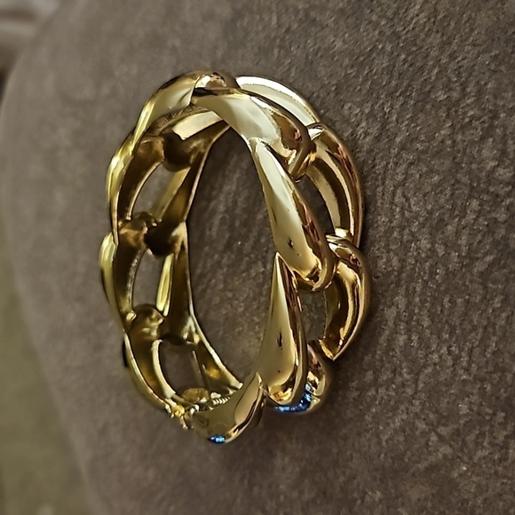 Goldtone Chunky Chain Style Clamper Bracelet - Picture 2 of 5